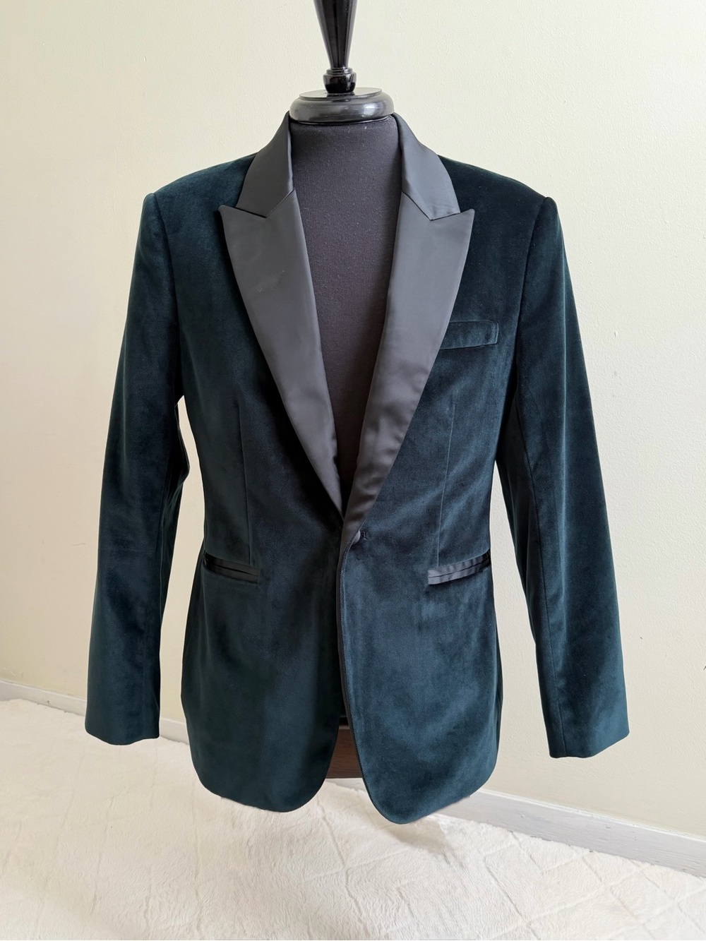 Abercrombie & Fitch Men's Deep Teal Velvet Tuxedo Blazer with Black Satin Lapel